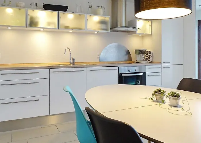 4 Person In Bogense-by Traum *