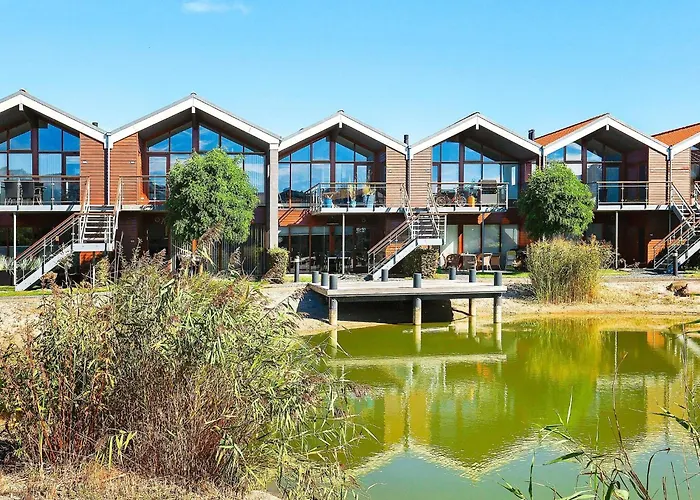 4 Person In Bogense-by Traum